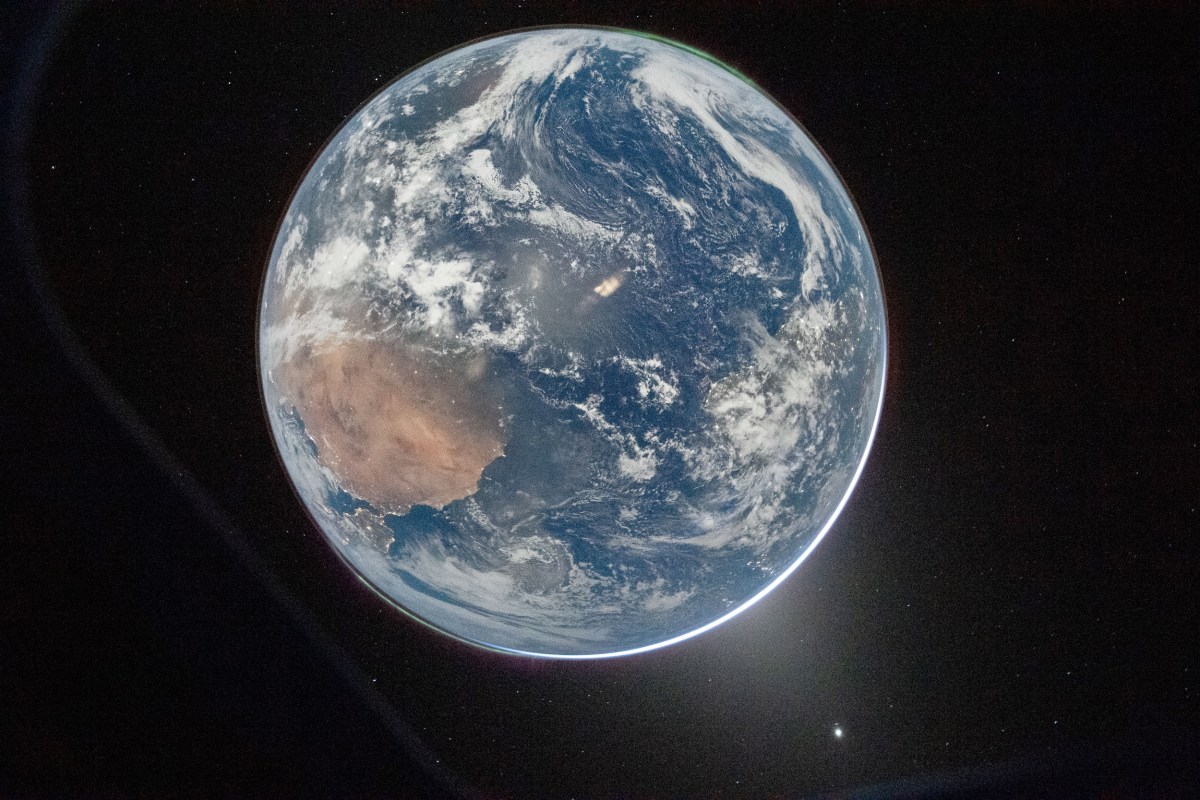 Artemis 2 image of Earth