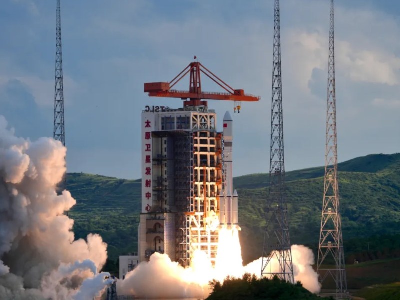 A Long March 6A rocket lifts off from Taiyuan Satellite Launch Center, trailing smoke and fire, carrying satellites for China’s Guowang internet constellation, July 27, 2025.