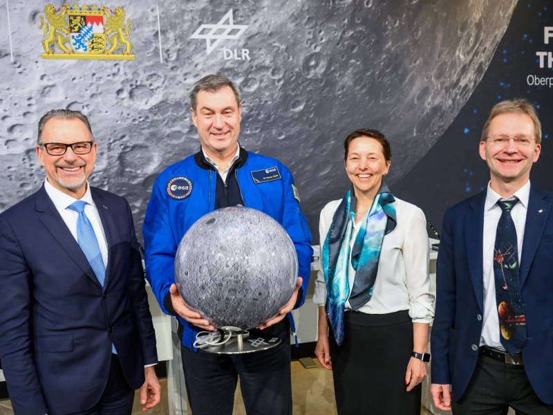 Officials signed a Declaration of Intent for a moon mission control center at the German Aerospace Center (DLR) site in Oberpfaffenhofen. From left to right are ESA Director General Josef Aschbacher, Minister-President of Bavaria Markus Söder, DLR Divisional Board Member for Space Anke Pagels-Kerp and Director of DLR's Space Operations and Astronaut Training Felix Huber. Credit: DLR/Bayerische Staatskanzlei