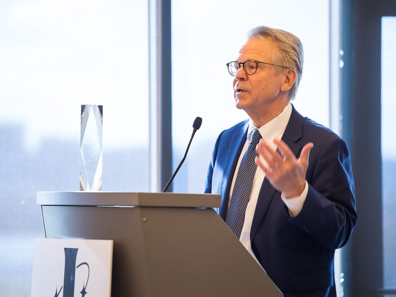 Richard Dalbello speaks at the 2024 SpaceNews Icon Awards. Credit: Jason Dixson Photography