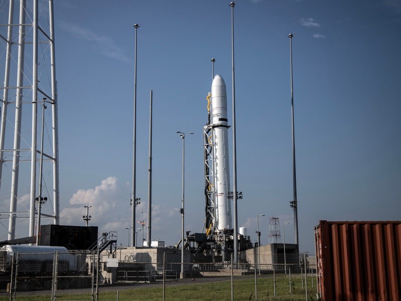 Antares on pad for NG-19